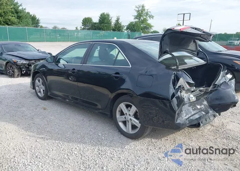 2012 Toyota Camry Se/Le/Xle z USA, uszkodzony, nr VIN 4T1BF1FK4CU095807